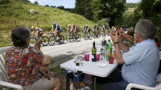 Cyklisté se na občerstvení mohou těšit stejně jako fanoušci u trati