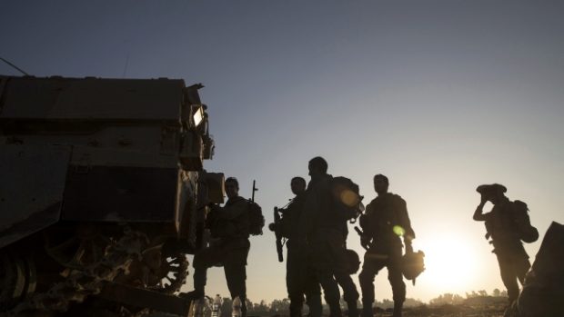 Izraelští vojáci v blízkosti hranic pásma Gazy