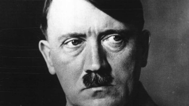 Nacistický vůdce a německý kancléř Adolf Hitler, o jehož otci nyní vyšly na světlo nové poznatky.