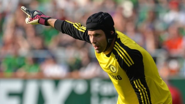 Brankář Petr Čech poprvé v kariéře vstupuje do sezony jako gólmanská dvojka londýnské Chelsea