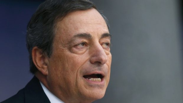 Evropská centrální banka (ECB) začne podporovat slábnoucí ekonomiku eurozóny oznámil její předseda Mario Draghi (archivní foto)