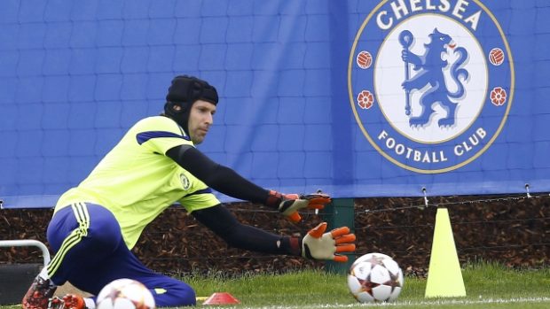 Nejvíce si Petr Čech v aktuální sezoně zachytal zatím jen v tréninkovém areálu Chelsea v Cobhamu