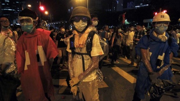 Desetitisíce lidí protestují v centru Hongkongu