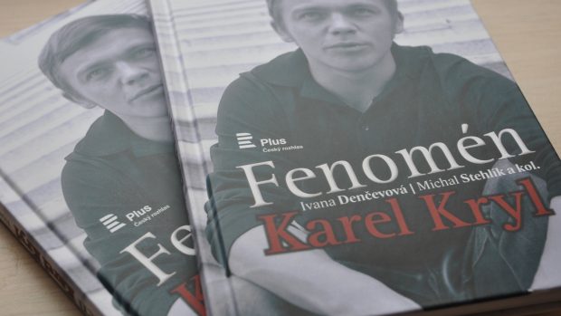 Kniha Fenomén Karel Kryl
