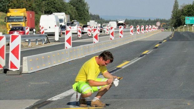 Jak budeme asi ve srovnání s Polskem za pár let hodnotit modernizaci nejrušnější české dálnice?