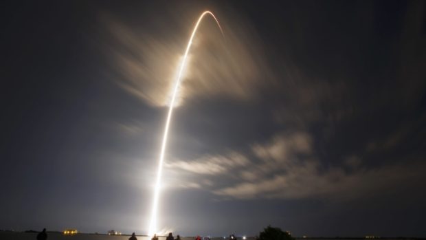 Vesmírná nákladní loď Dragon soukromé společnosti SpaceX odstartovala k ISS