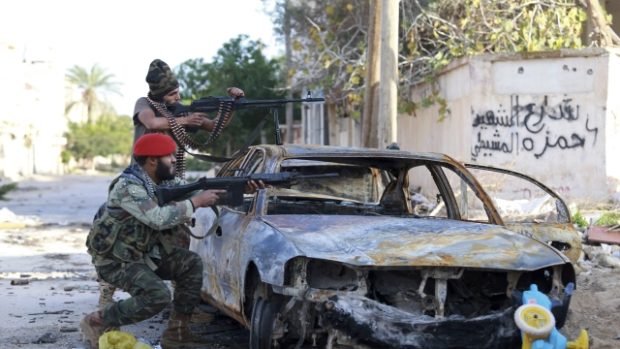Mnohé oblasti Libye ovládají nezávislé ozbrojené skupiny