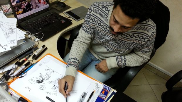 Egyptský karikaturista Machlúf práci Charlie Hebdo schvaluje