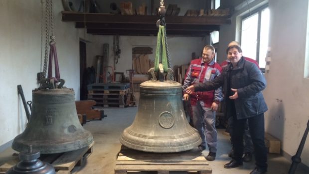 Zvony ze Starého Bohumína restaurují v dílně Rostislava Bouchala