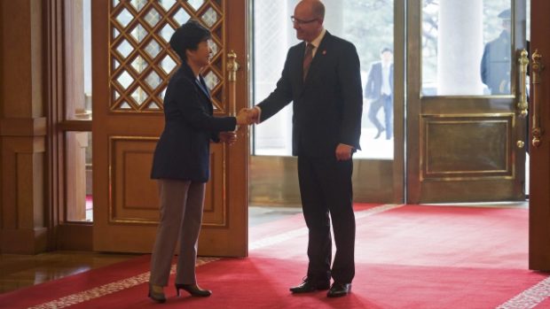 Premiér Bohuslav Sobotka se setkal s jihokorejskou prezidentkou Pak Kun-hje