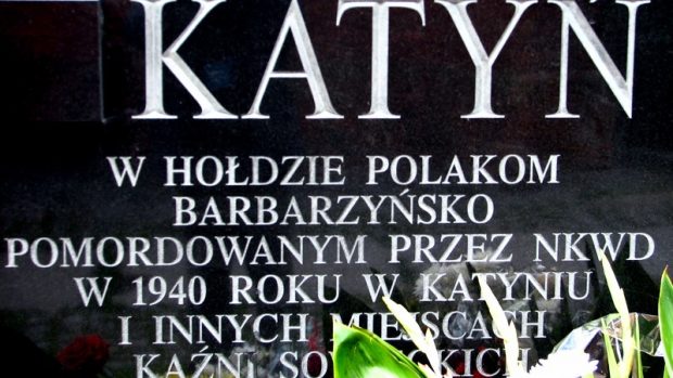 Památník obětem katyňského masakru v polském Hnězdně