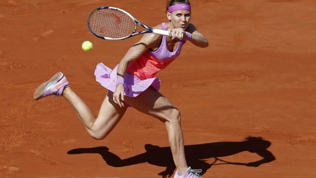 Lucie Šafářová předvádí na letošním Roland Garros nejen špičkové údery, ale ohromuje i kvalitní kondicí