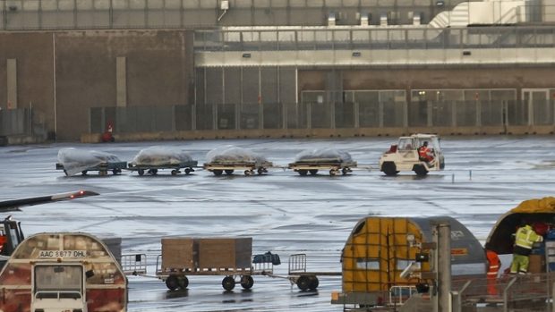 Ostatky obětí havárie letadla společnosti Germanwings zamířily z francouzského Marseille do Německa