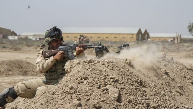 S výcvikem vojáků v Iráku bude pomáhat 450 vojenských poradců z USA