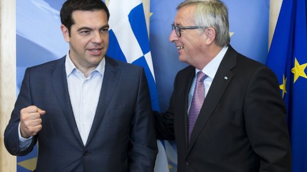 Řecký premiér Alexis Tsipras s předsedou Evropské komise Jeanem-Claudem Junckerem