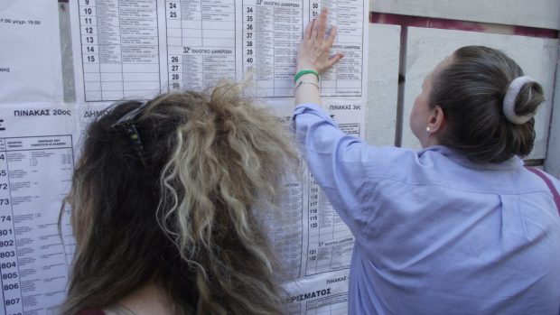 Řekové hlasují v referendu o dalším osudu země
