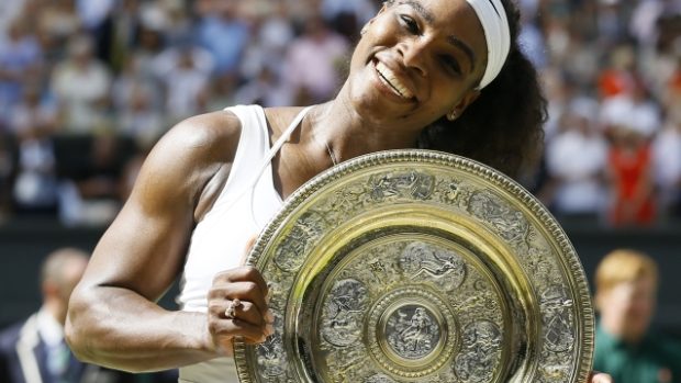 Serena Williamsová si domů odveze již šestou trofej pro vítězku Wimledonu