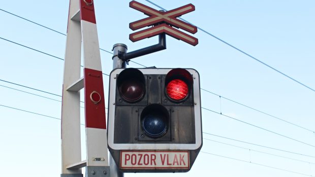 Signalizační zařízení na železničním přejezdu (ilustrační foto)