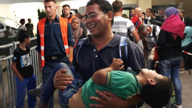 Přes 3 a půl tisíce migrantů dorazilo v pondělí několika vlaky z Budapešti do Vídně