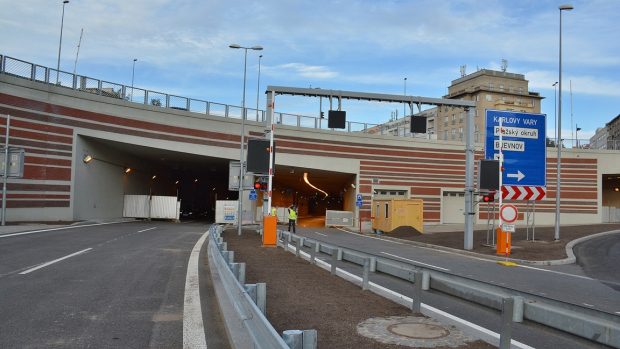 Tunel Blanka, vjezd z Břevnova, napojení na Strahovský tunel