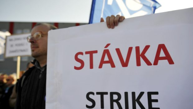 Zaměstnanci brněnské továrny na převodovky stávkují. Vadí jim nařizované víkendové směny