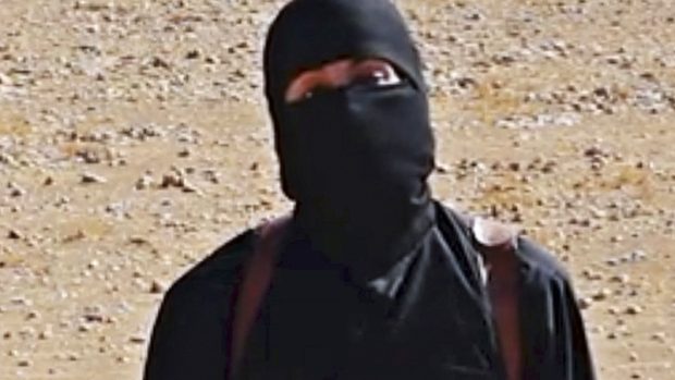 Muhammad Emwazi alias Džihádista John na videonahrávce z října 2014