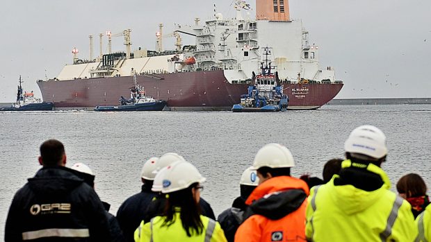 Poláci sledují příjezd tankeru Al Nuaman do baltského přístavu Svinoústí