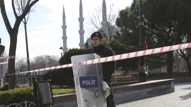 Turecká policie střeží místo incidentu