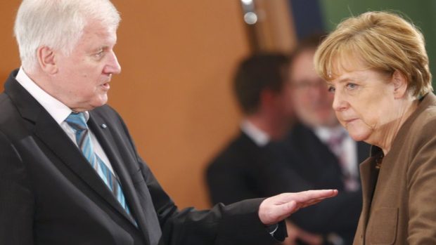 Bavorský premiér Horst Seehofer a kancléřka Angela Merkelová