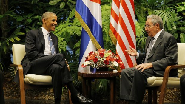 Barack Obama se na Kubě sešel s prezidentem Raúlem Castrem