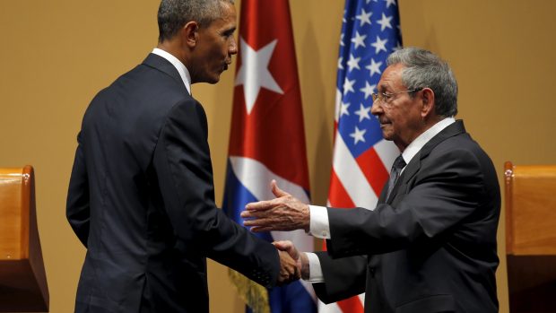 Barack Obama a Raúl Castro na tiskové konferenci v Havaně