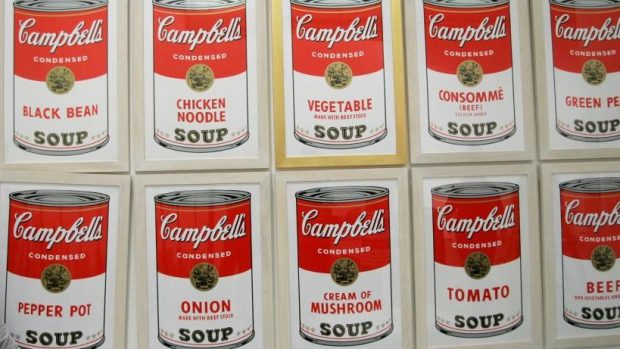 FBI nabízí odměnu za informace vedoucí k dopadení zloděje Warholových obrazů Campbellových polévkových konzerv