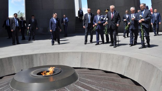 Prezident Miloš Zeman navštívil muzeum arménské genocidy v Jerevanu