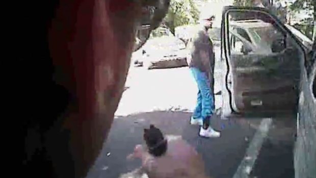 Policie zveřejnila video zachycující zastřelení Keitha Scotta, které v Charlotte vyvolalo protesty