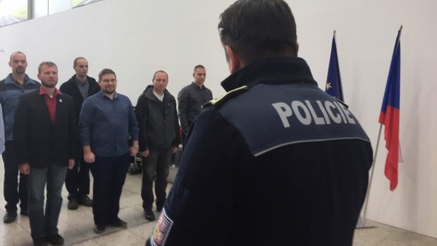 České policisty na letišti Václava Havla v Praze vyprovodil na misi do Bulharska policejní prezident Tomáš Tuhý