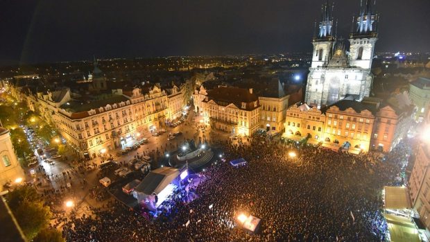 Pohled na Staroměstské náměstí, ke se konají &quot;alternativní&quot; oslavy svátku 28. října