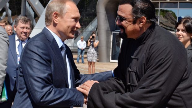 Americký herec Steven Seagal a ruský prezident Vladimir Putin