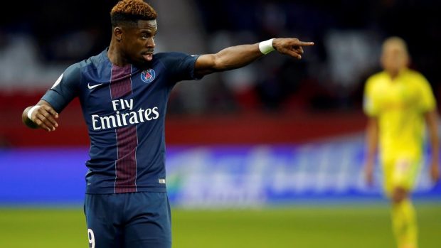 Obránce PSG Serge Aurier