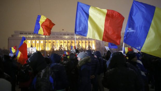 Protivládní protesty v Rumunsku kvůli nařízení legalizujícím korupci