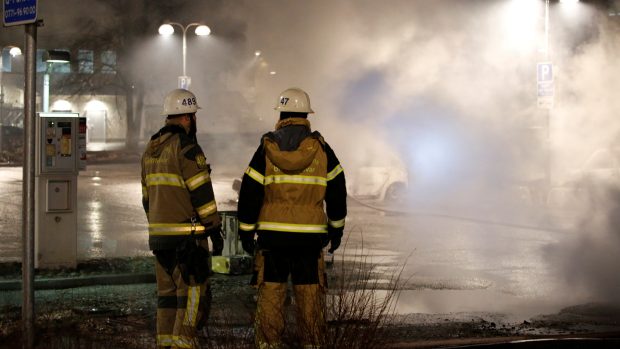 Policejní zásah na předměstí Rinkeby.