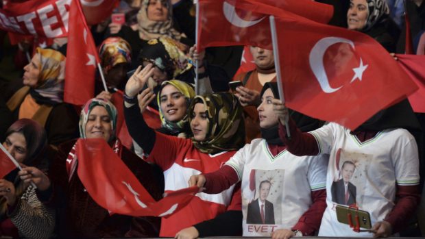 Kampaň před dubnovým referendem má posílit pravomoci prezidenta Erdogana