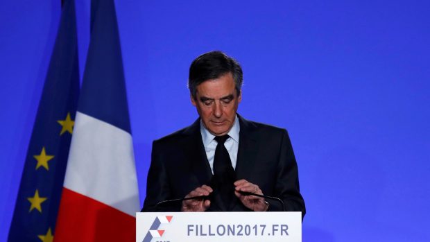 Francois Fillon oznamuje, že pokračuje v kandidatuře na prezidenta