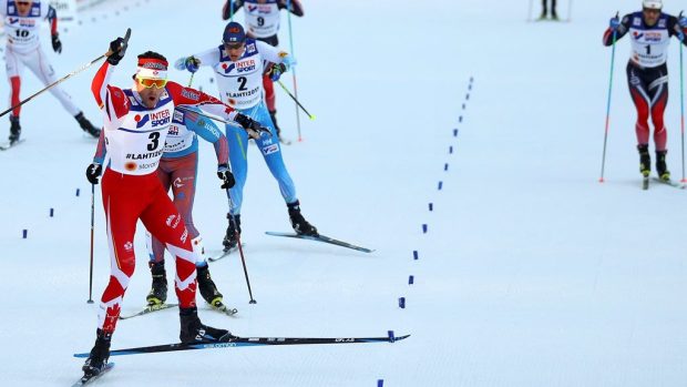 Kanaďan Alex Harvey ovládl závěrečný závod na mistrovství světa v klasickém lyžování