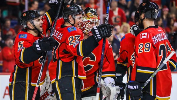 Hokejisté Calgary slaví postup do vyřazovacích bojů