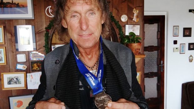 Výškař Jaroslav Lorenc získal stříbrnou medaili na mistrovství světa veteránů