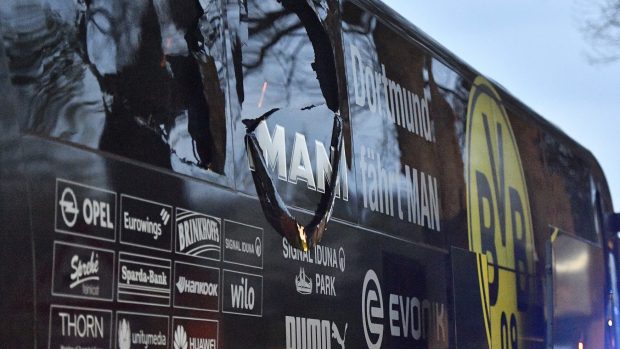 Exploze poničila autobus fotbalistů Borussie Dortmund