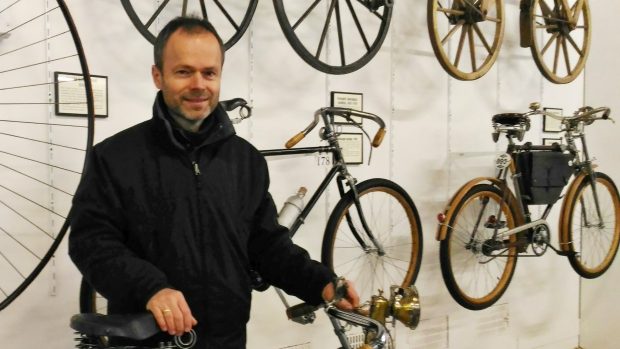 Sběratel historických bicyklů Pavel Eliáš