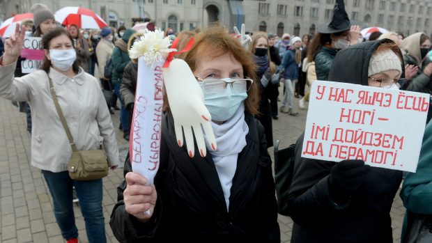 Protesty v Minsku s nápisy v běloruštině