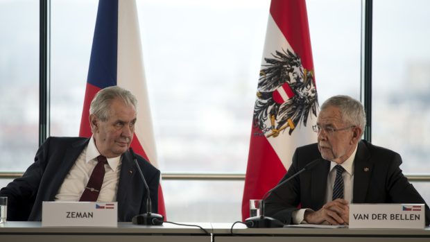 Český prezident Miloš Zeman a rakouský prezident Alexander Van der Bellen