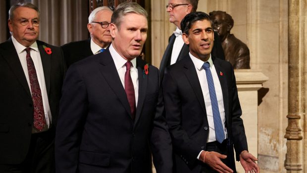 Keir Starmer (vlevo), lídr opoziční Labour Party, a Rishi Sunak, britský premiér a šéf Konzervativní strany (archivní foto, 2023)